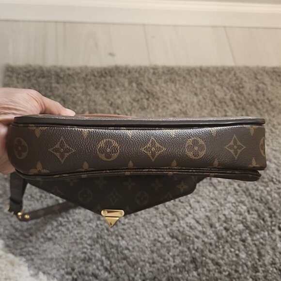 Louis Vuitton Bags Louis Vuitton Pochette Metis Monogram Messenger